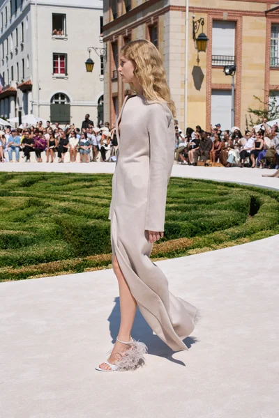 Look 52